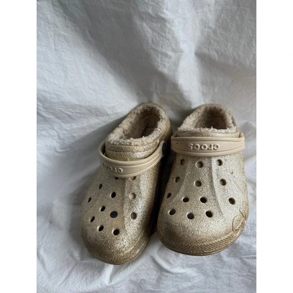 Crocs Classic Lined Gold Glitter Clogs Kids Size J2 Faux Fur Warm Sparkle Shoes‎